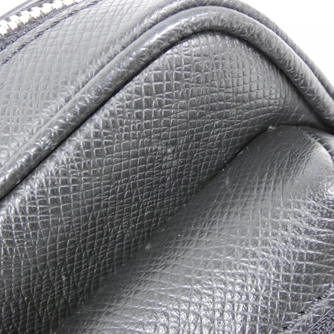 ルイヴィトン タイガ バムバッグ アウトドア M33438 ショルダーバッグ