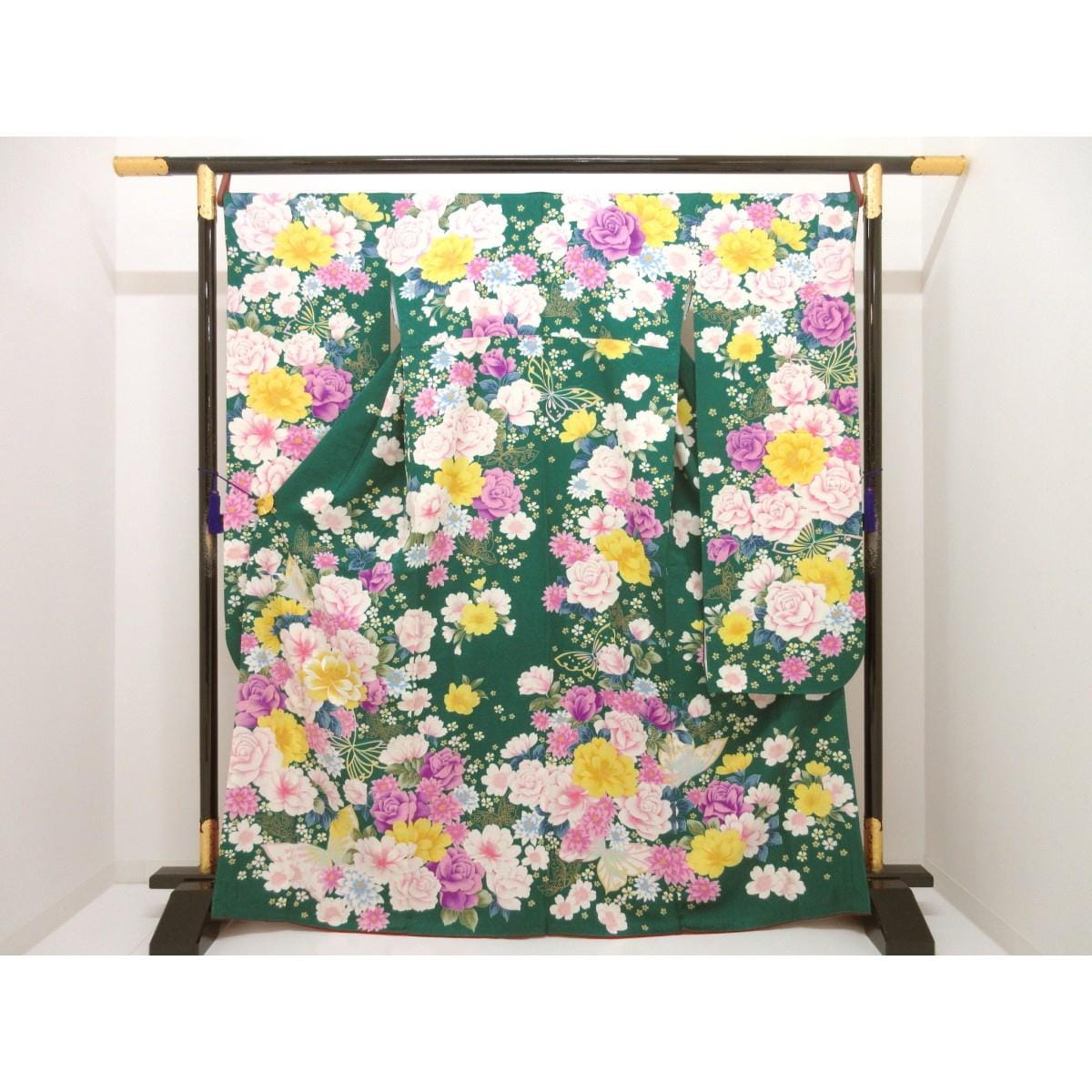 振袖　友禅金彩加工　刺繍入り