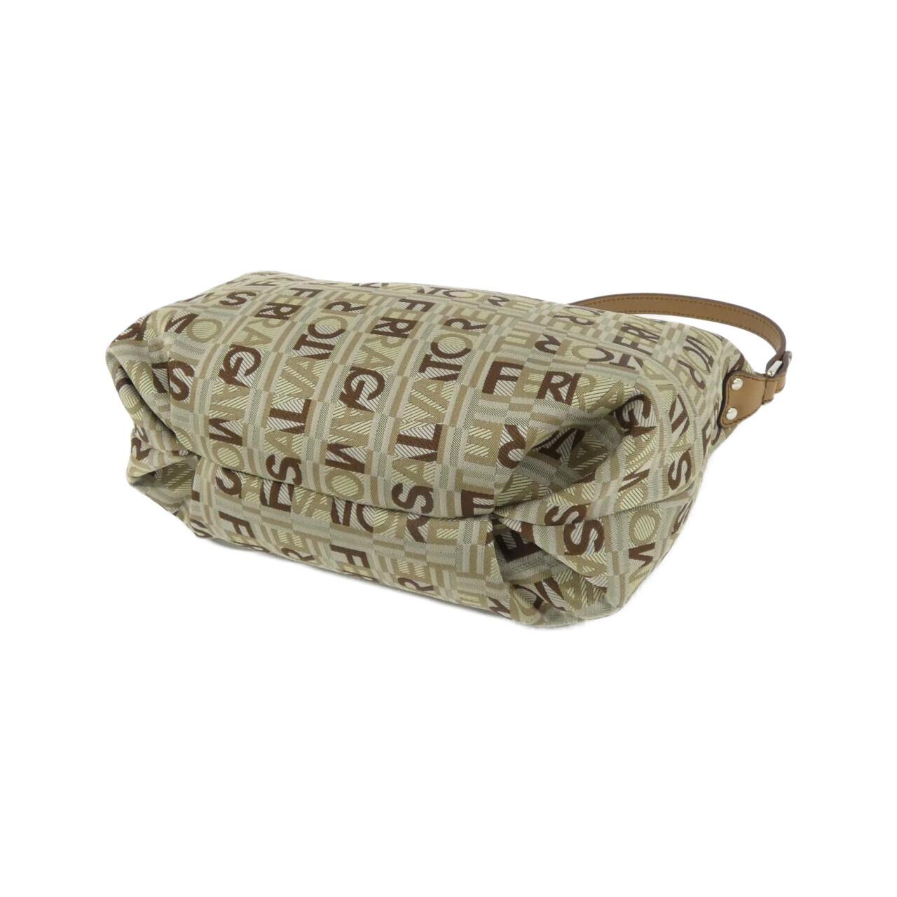 サルヴァトーレフェラガモ 22 A267 バッグ