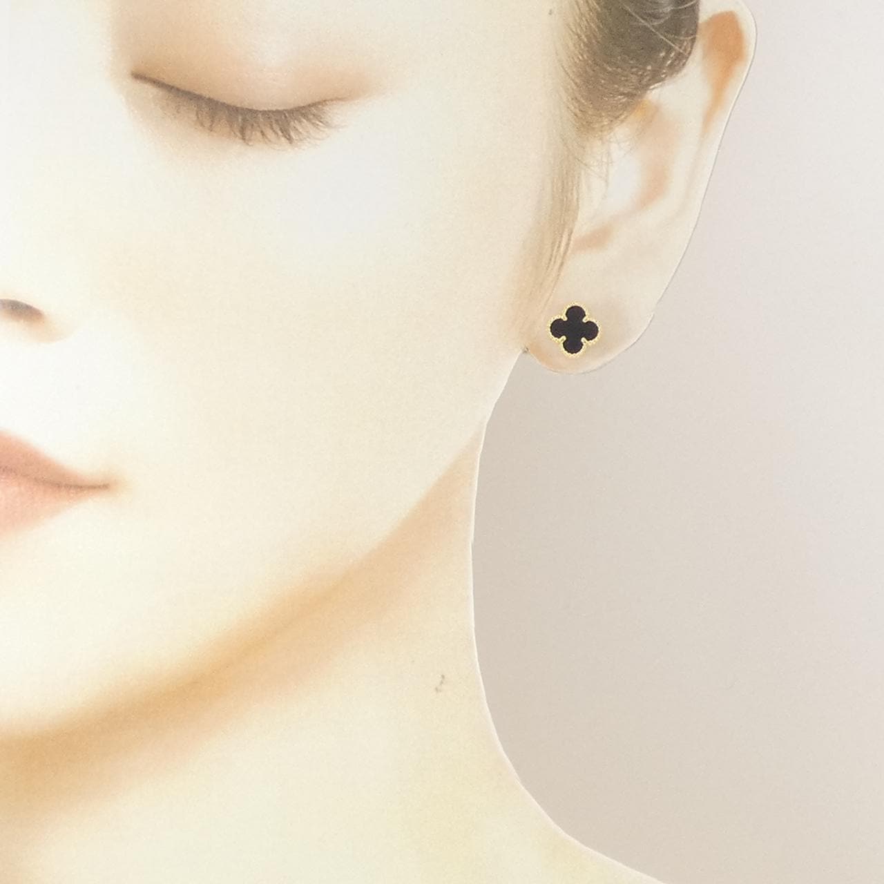 ヴァンクリーフ&アーペル スウィートアルハンブラ ピアス