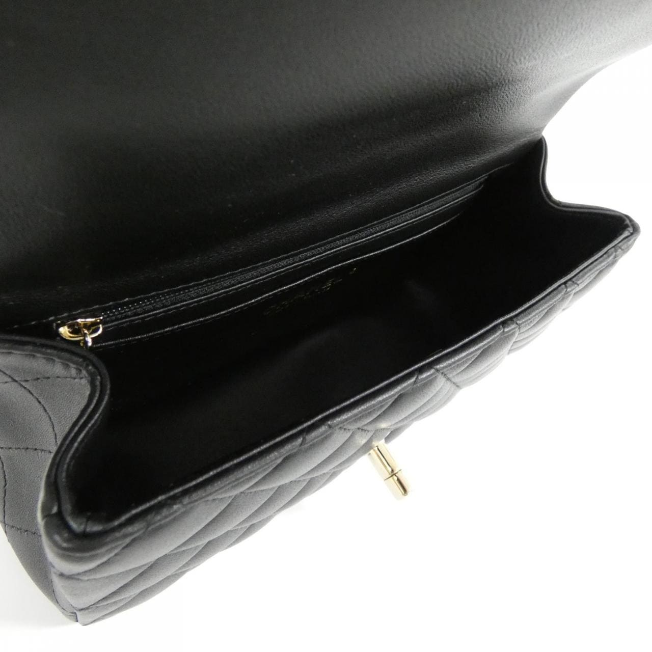 【未使用品】シャネル AS2431 バッグ