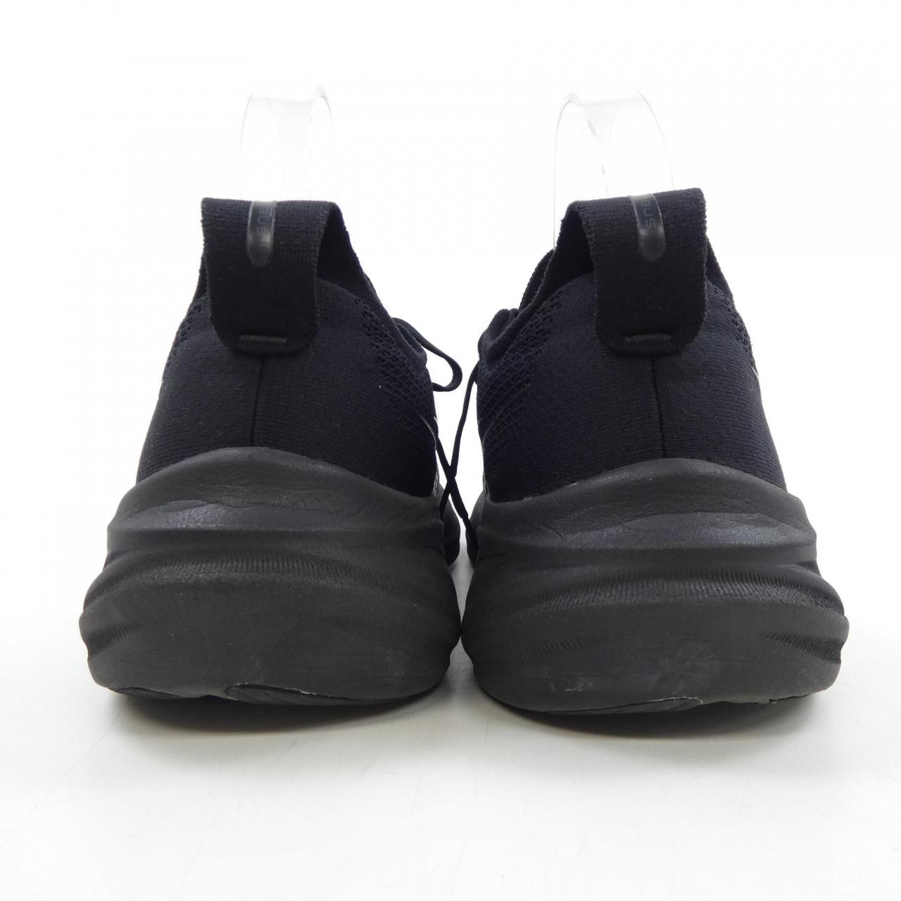 ASICS Sneakers