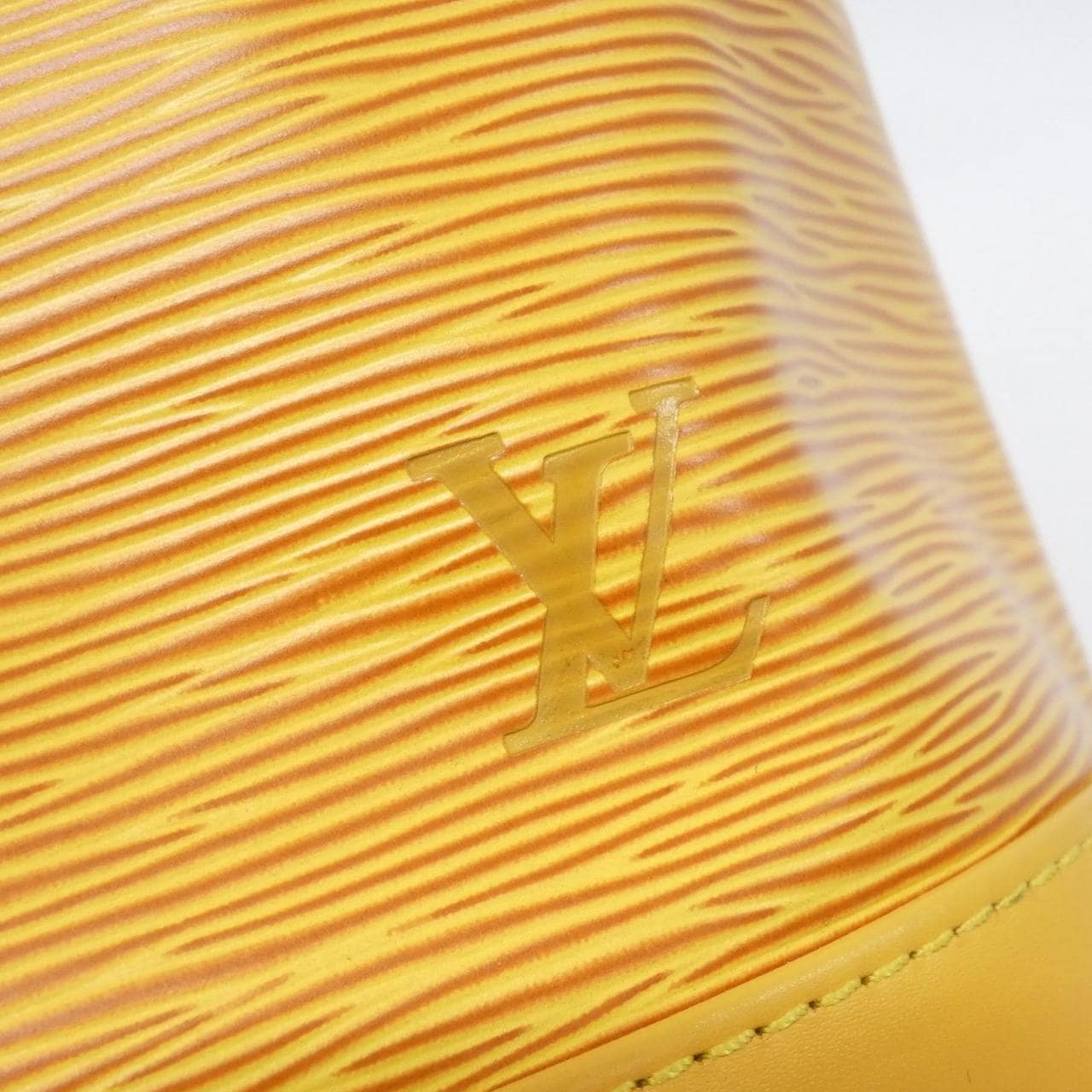 ルイヴィトン エピ ノエ M44009 ショルダーバッグ