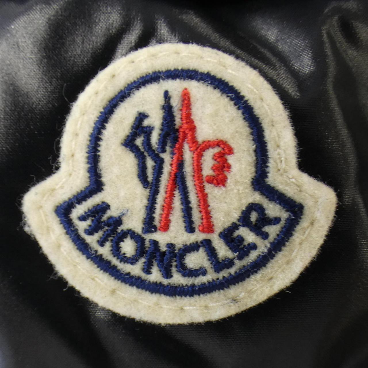 モンクレール MONCLER ダウンジャケット