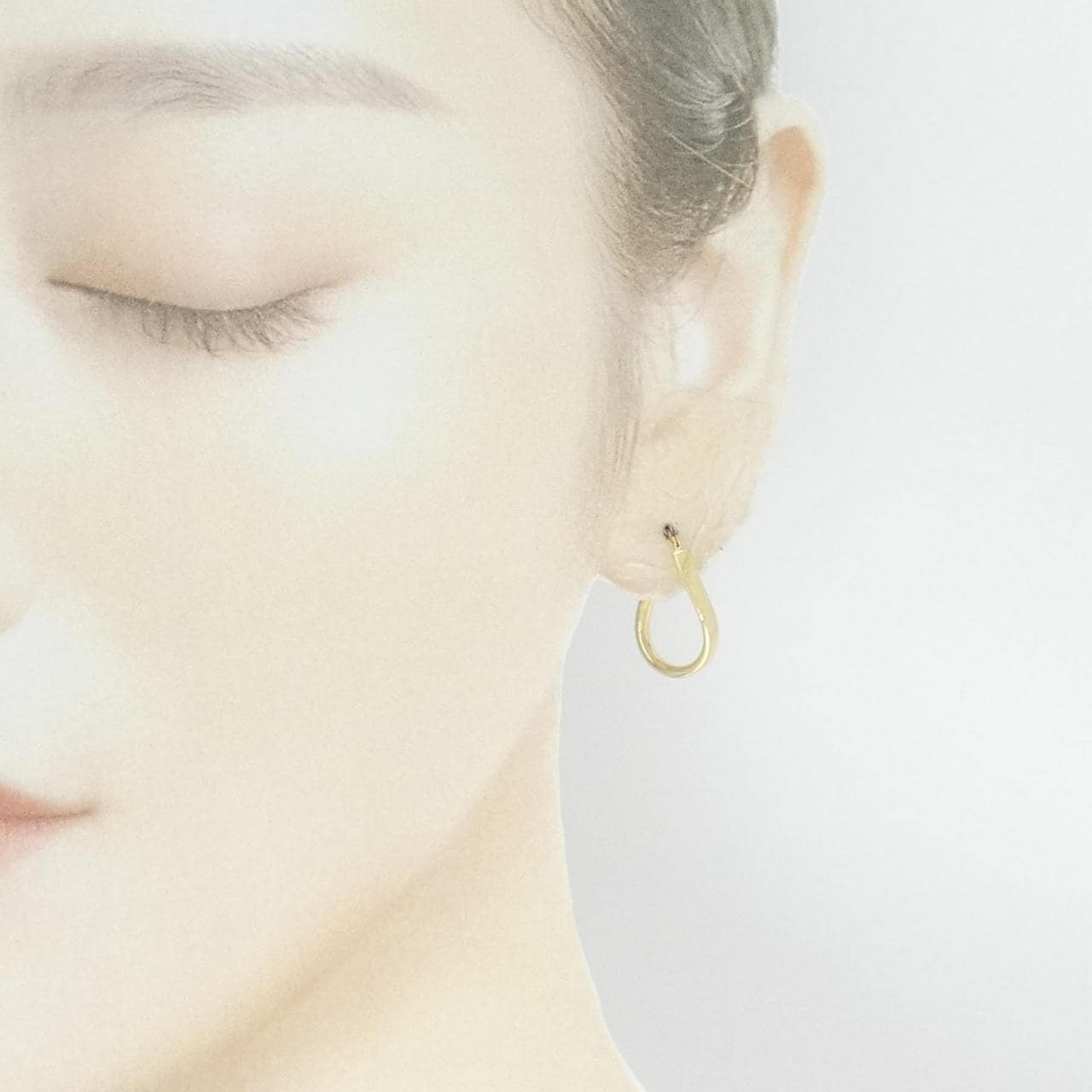 [BRAND NEW] 750YG earrings