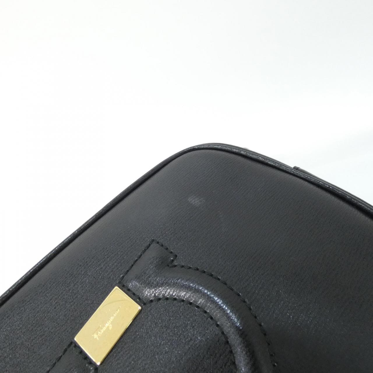 サルヴァトーレフェラガモ CITY 21 H006 ショルダーバッグ