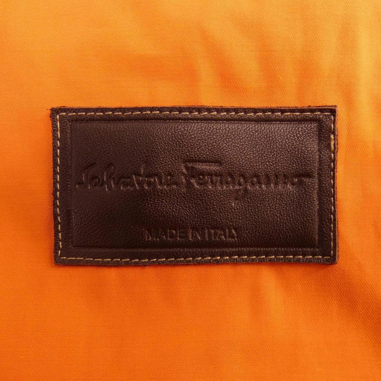 サルヴァトーレフェラガモ SALVATORE FERRAGAMO 136180843 コート