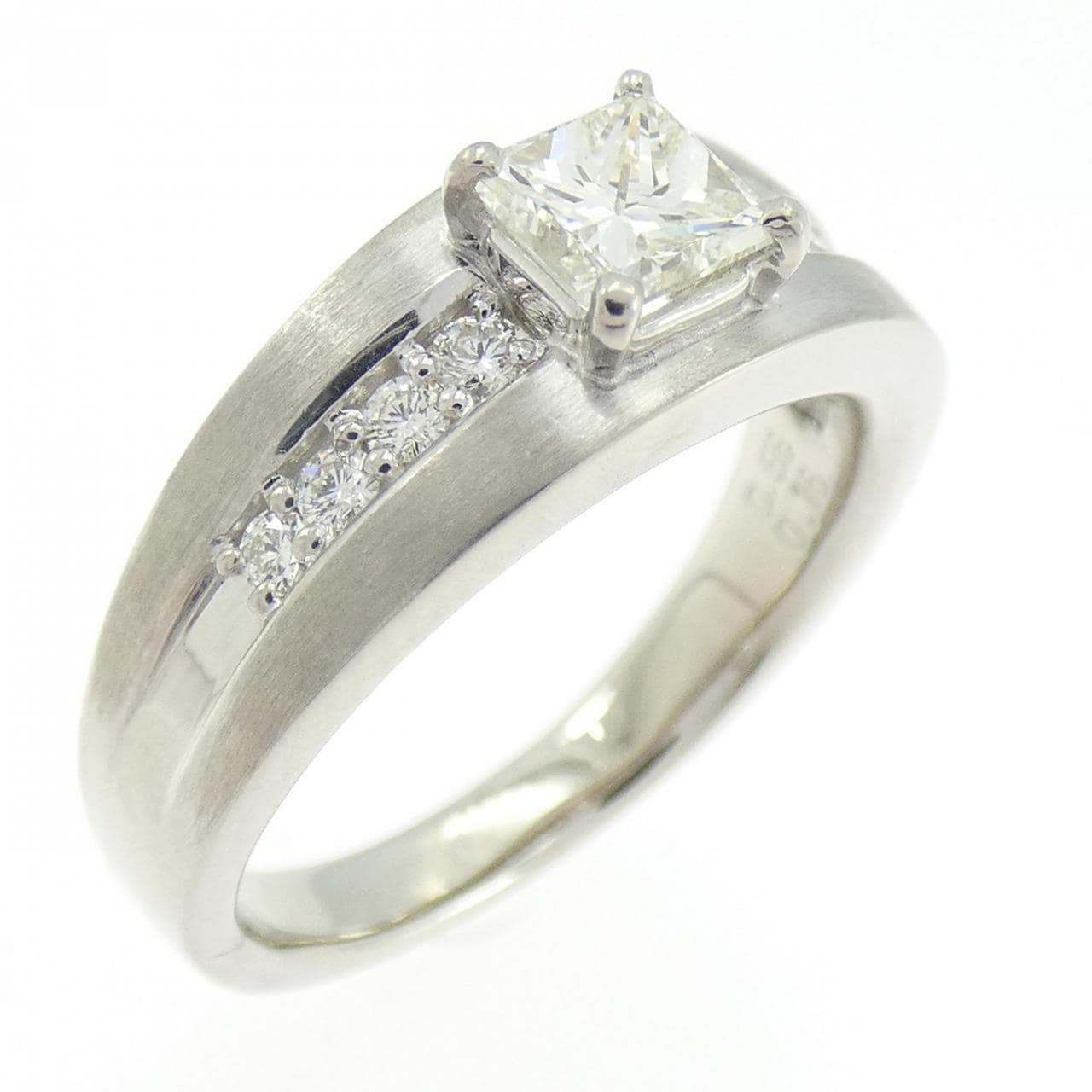 PT900 ダイヤモンド リング 0.56CT