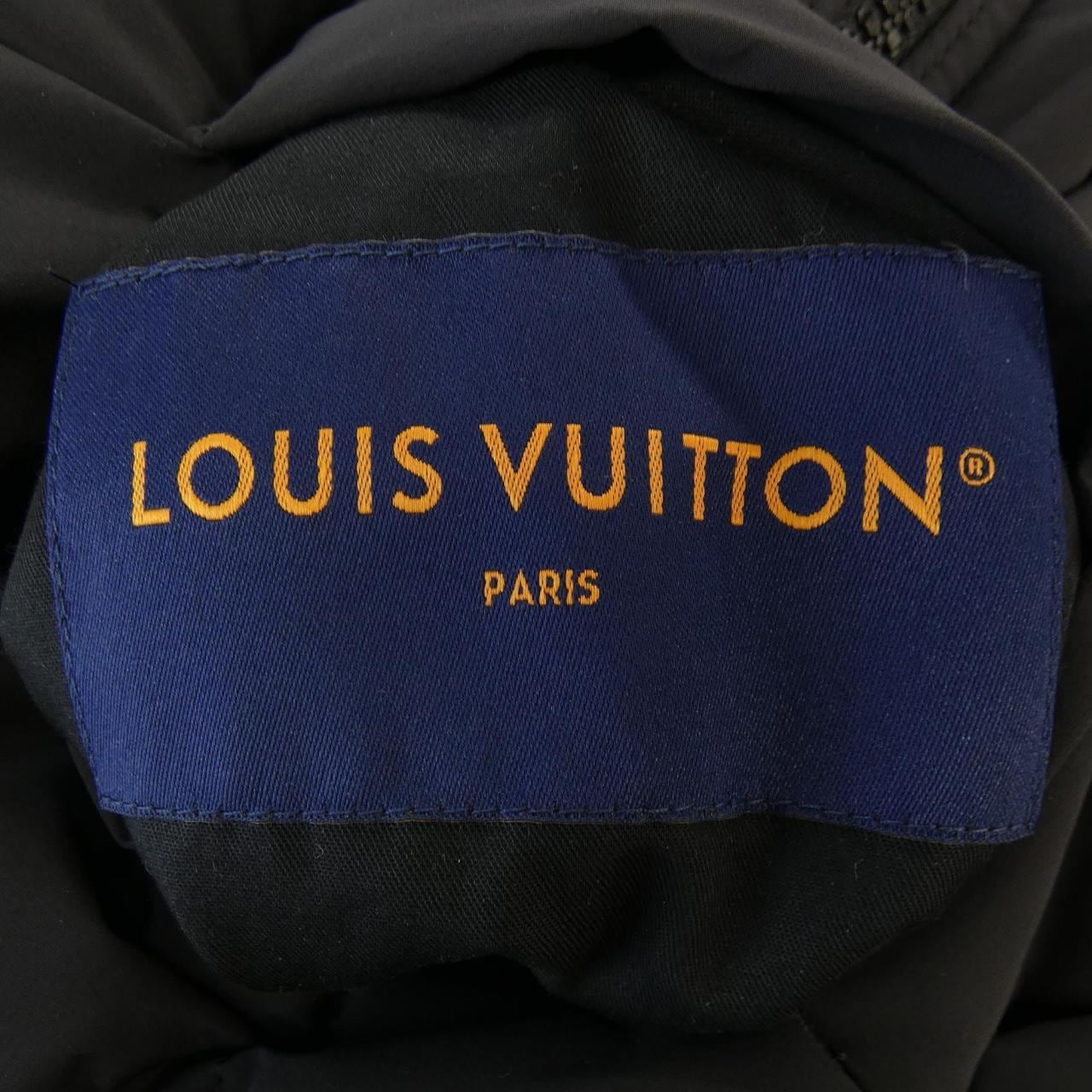 ルイヴィトン LOUIS VUITTON HLB45WAB2 ダウンジャケット