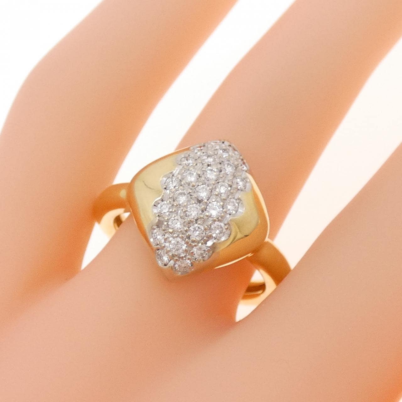 750YG/750WG Diamond ring