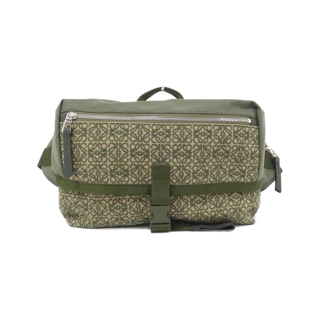 【新品】ロエベ POSTMAN SLING ANAGRAM B741Z67X01 ショルダーバッグ