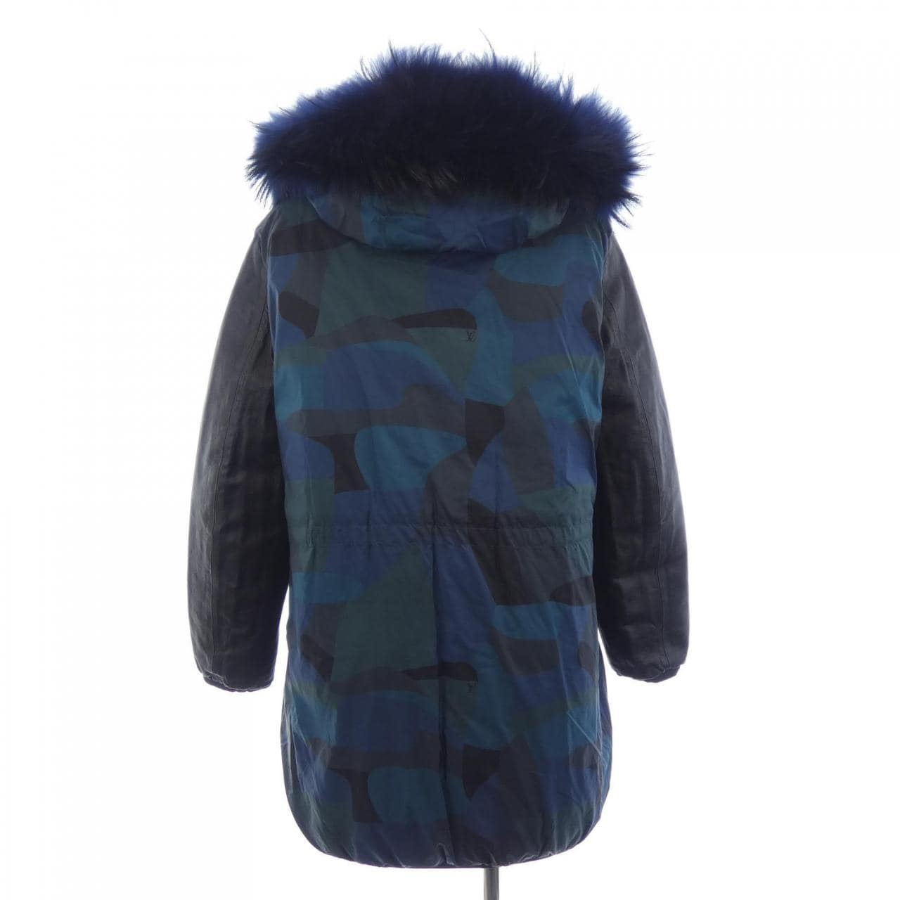 LOUIS VUITTON F6CO37PP7 羽绒服