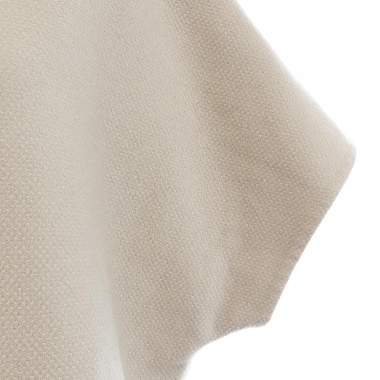 エルメス HERMES アイレットスクラプ 2E0129DB コート