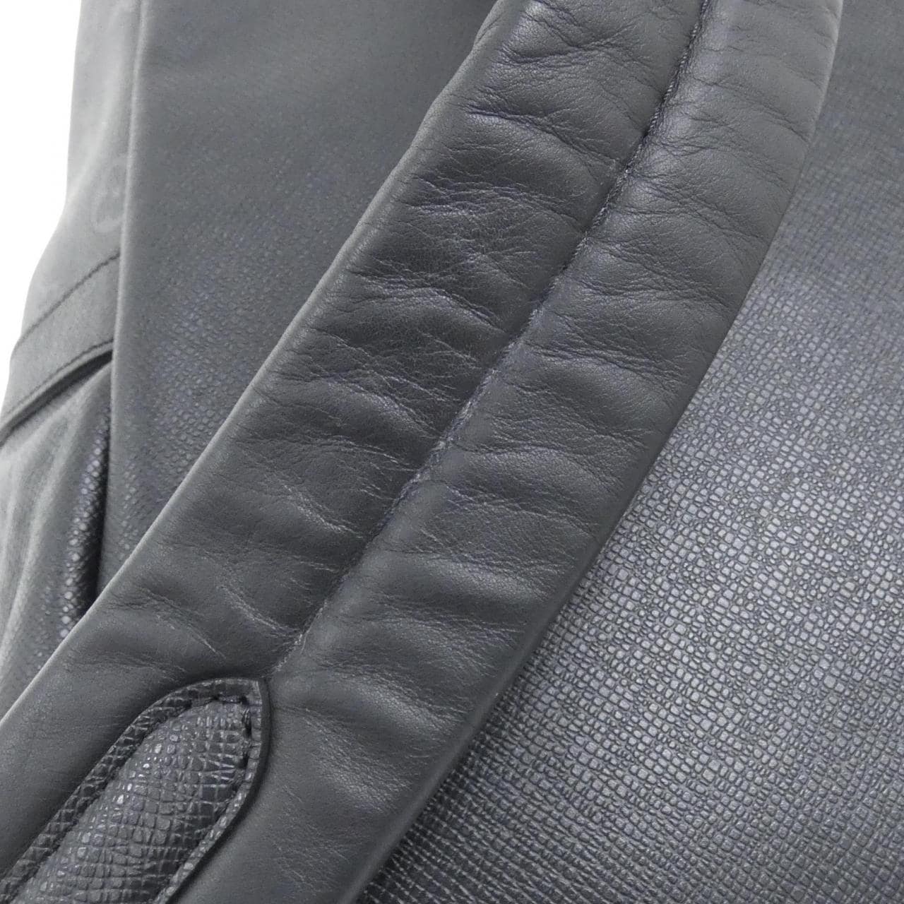 ルイヴィトン タイガ ラマ ディスカバリー バックパック M30230 リュックサック