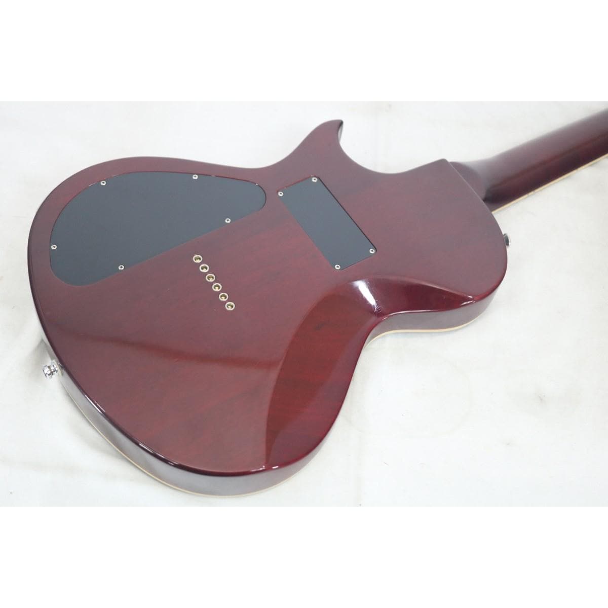ＥＰＩＰＨＯＮＥ　　ＬＴＤ　ＢＬＵＥＳＨＡＷＫ　ＤＥＬＵＸＥ