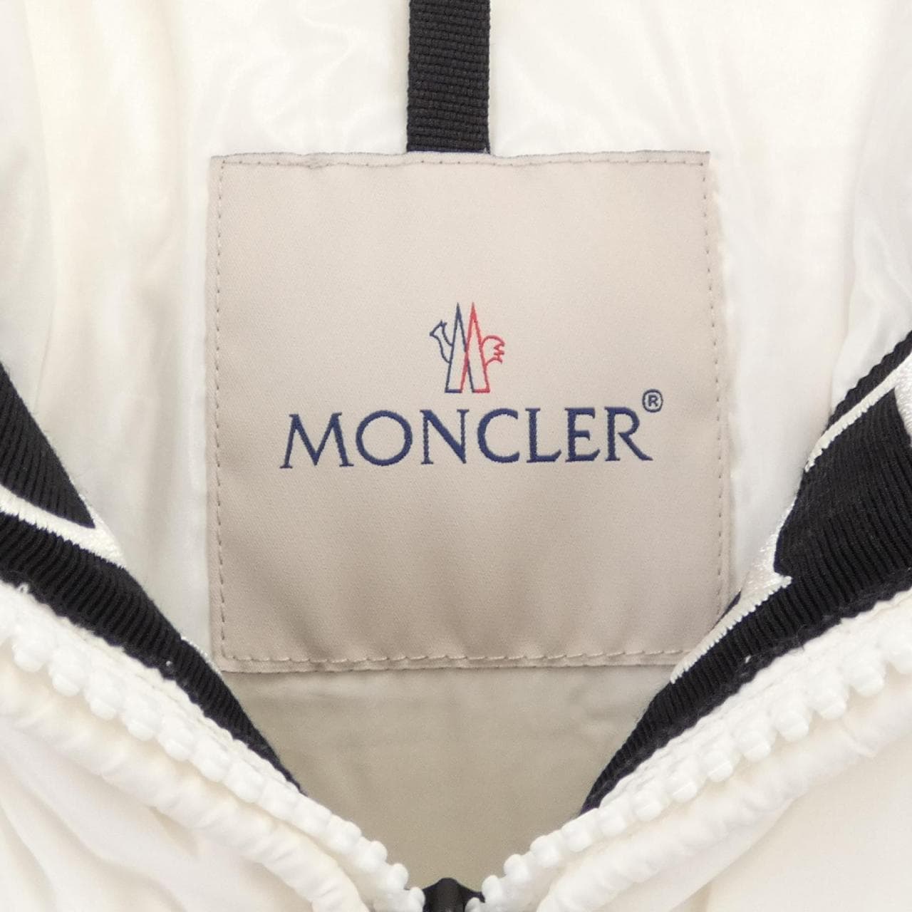 モンクレール MONCLER ダウンジャケット