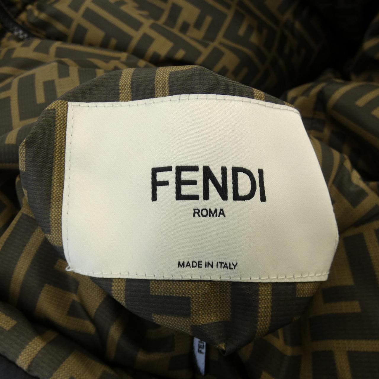 FENDI羽絨服