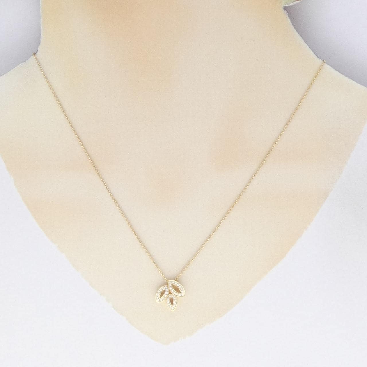 HARRY WINSTON Lily cluster Mini Necklace
