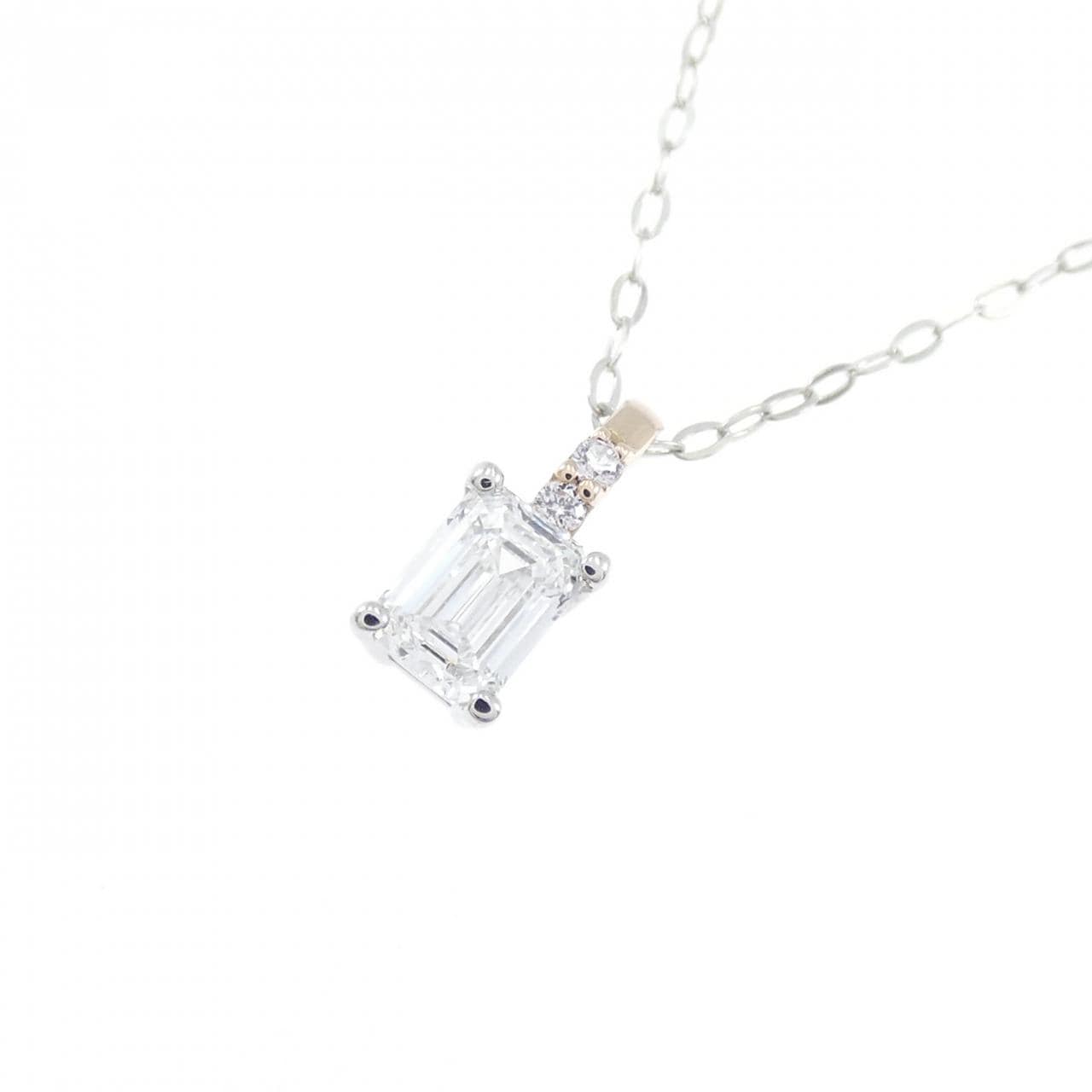 ジーエスティービー ダイヤモンド ネックレス 0.32CT D VS1 エメラルドカット
