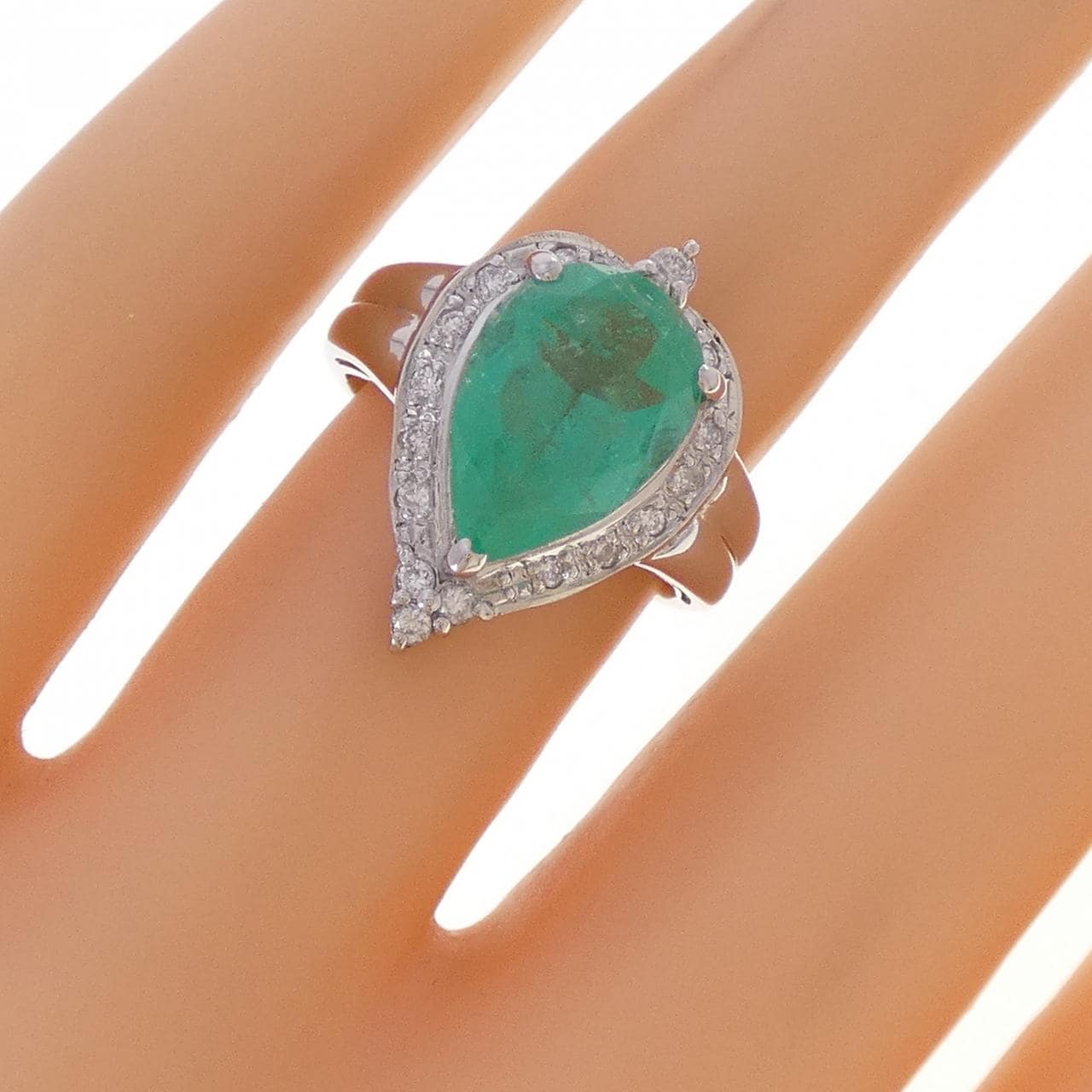 PT900 エメラルド リング 2.86CT