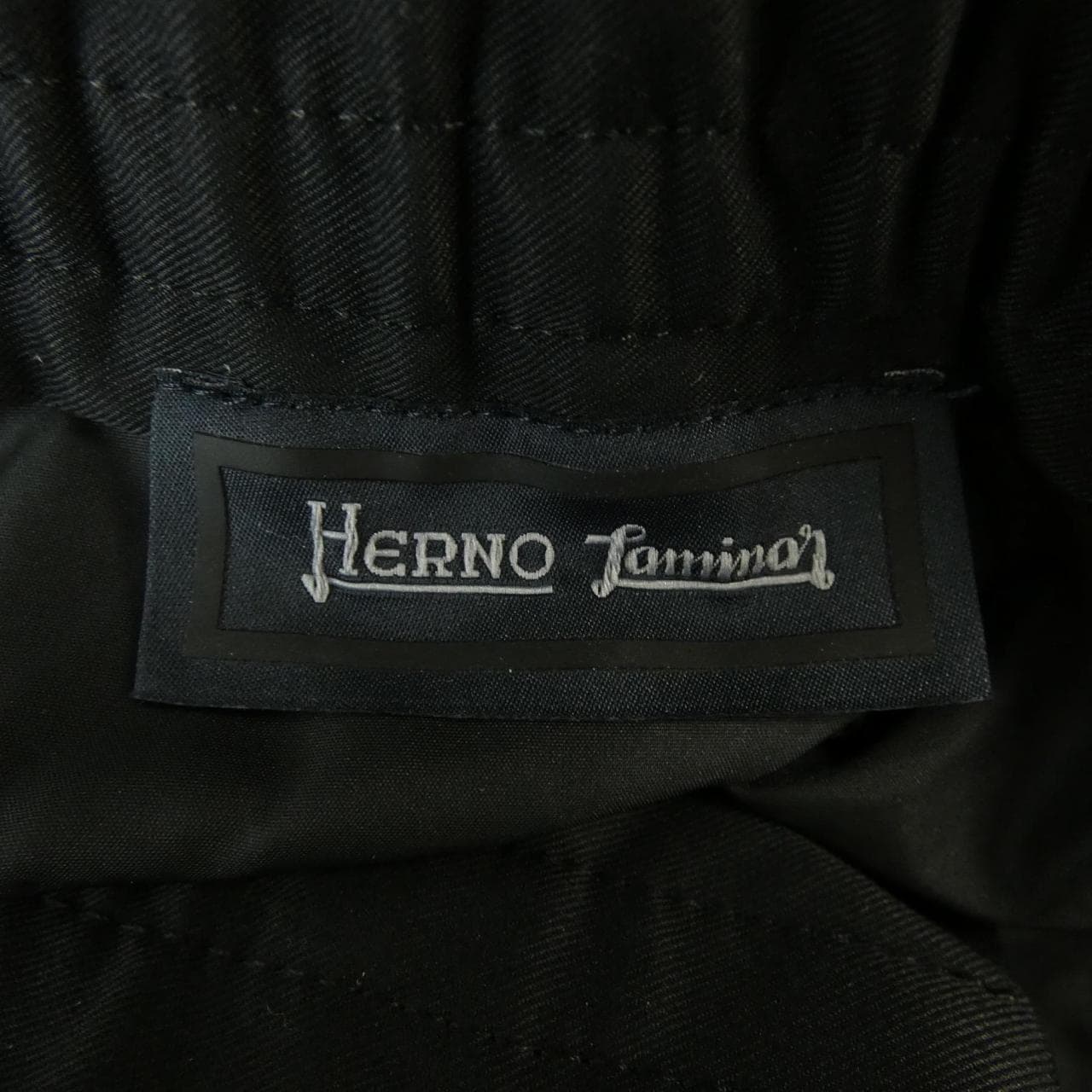 ヘルノ Herno パンツ