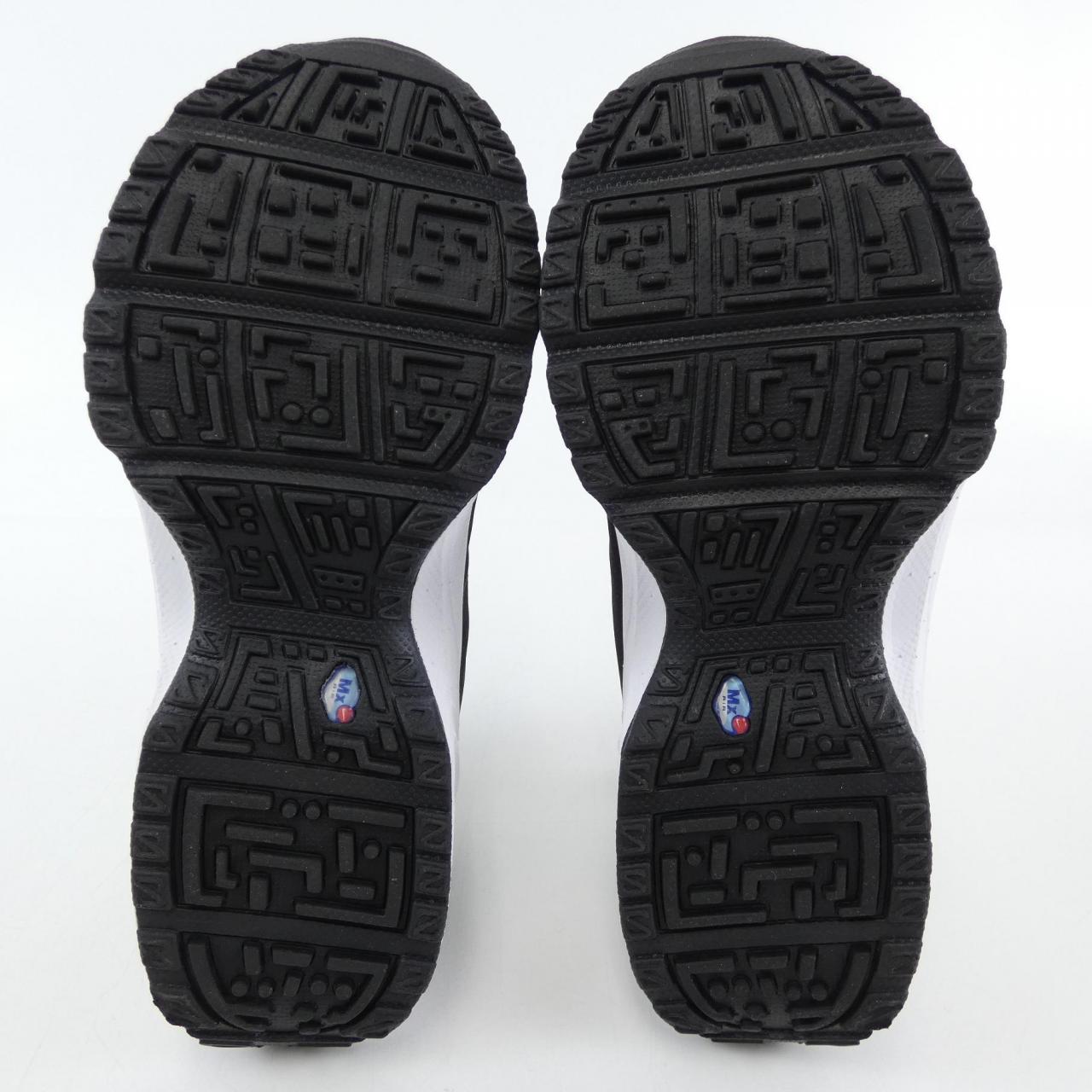 ナイキ NIKE スニーカー