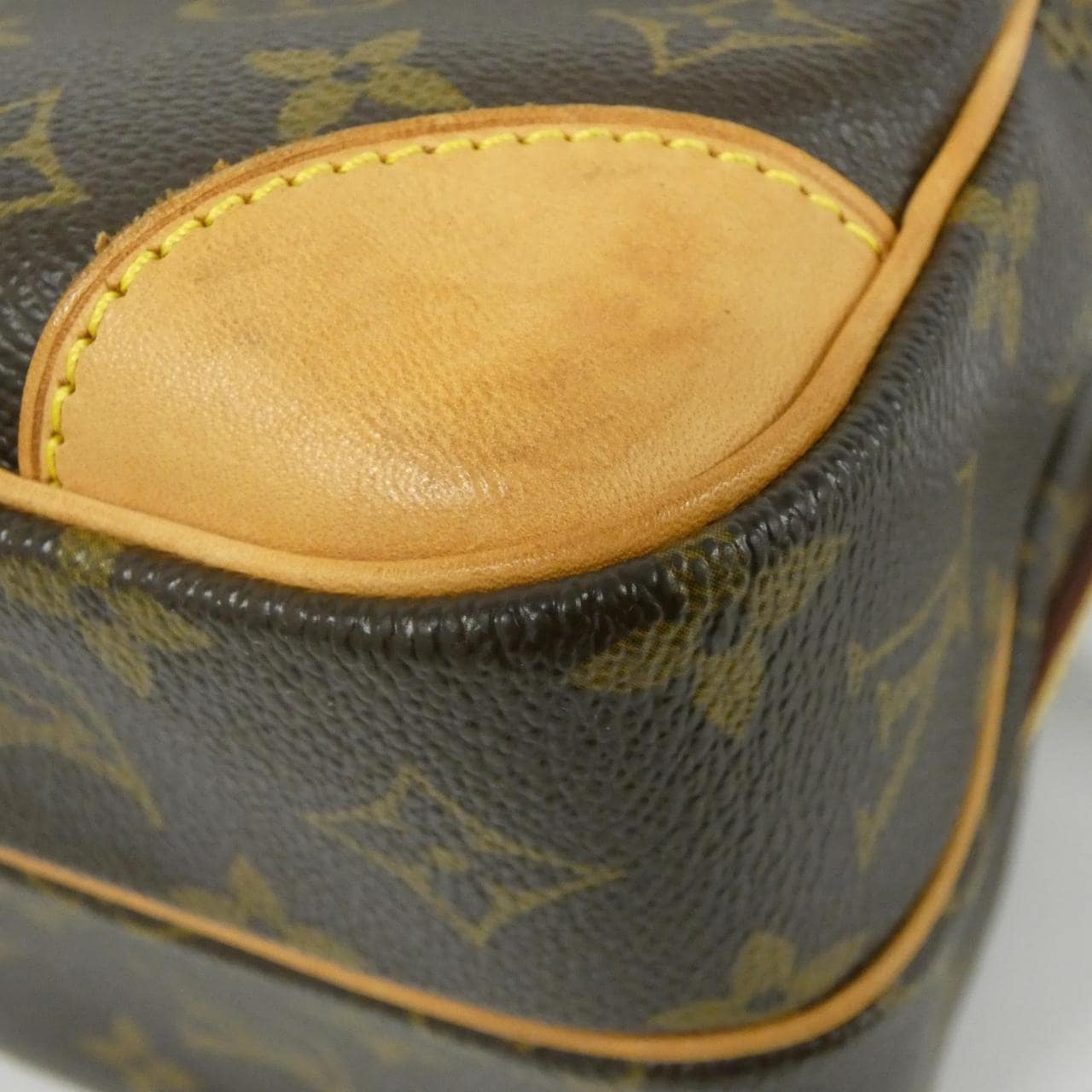 ルイヴィトン モノグラム ナイル M45244 ショルダーバッグ