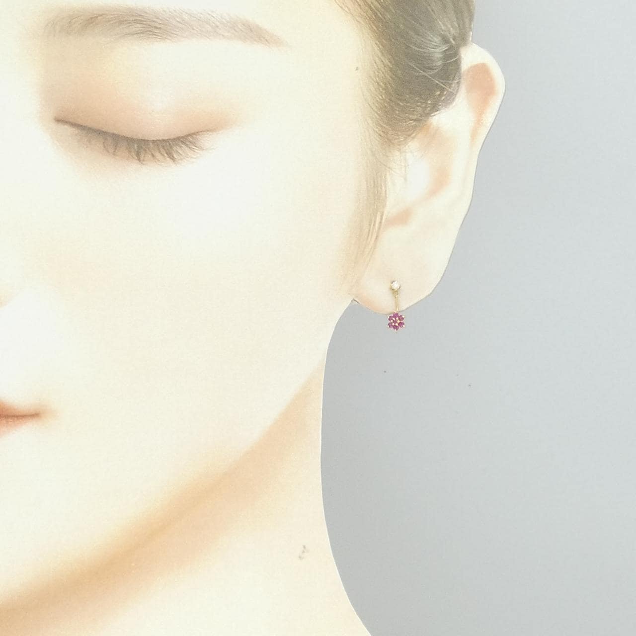 K18YG フラワー ルビー ピアス 0.16CT