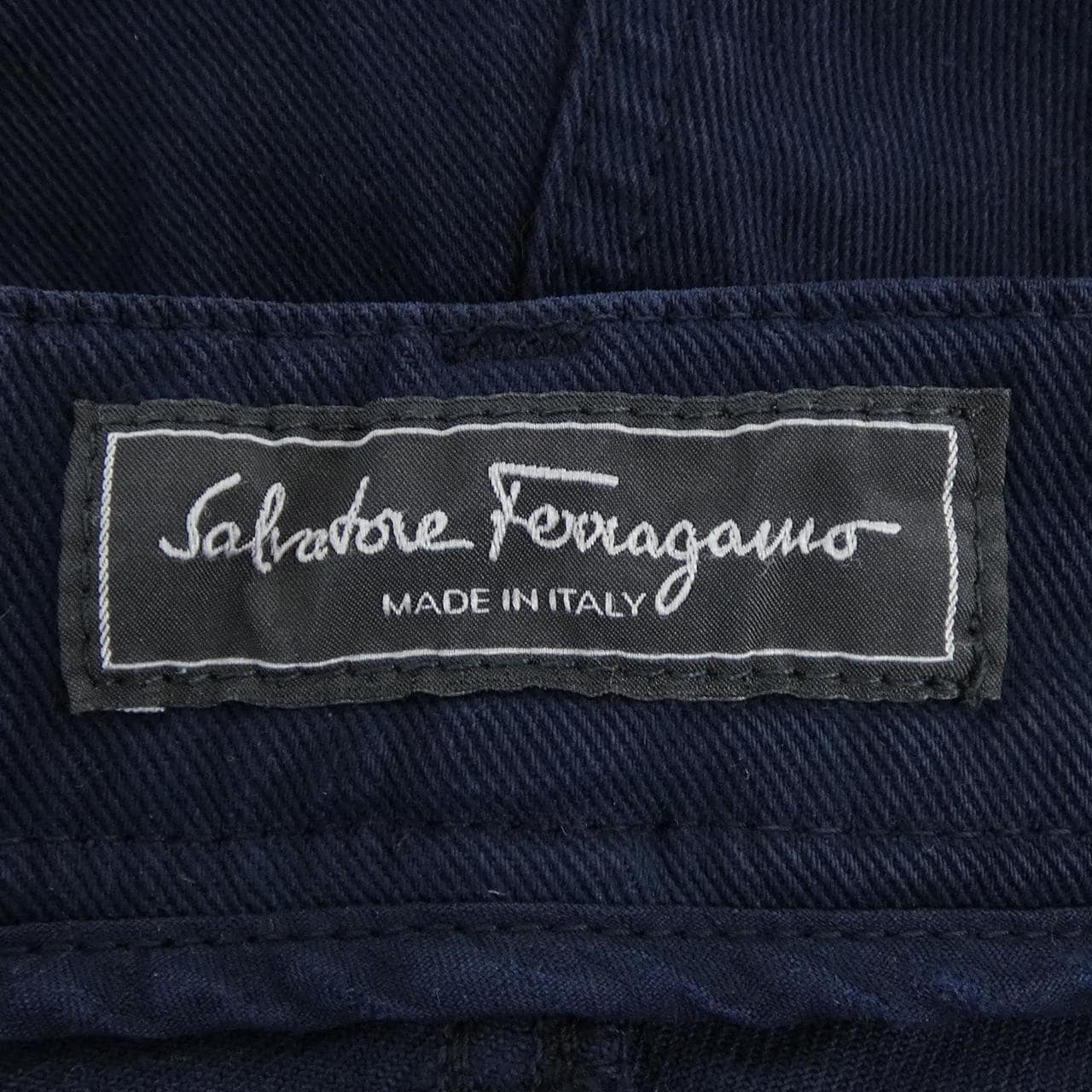 サルヴァトーレフェラガモ SALVATORE FERRAGAMO パンツ