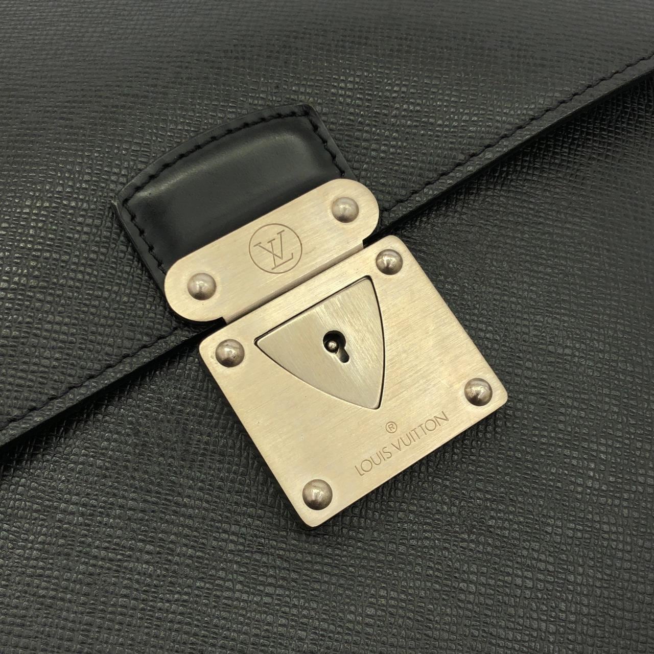 ルイヴィトン タイガ ロブスト 41-1 M31052 バッグ