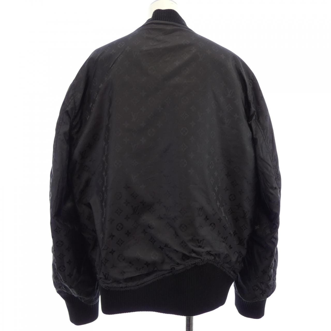ルイヴィトン LOUIS VUITTON リバーシブルレザーナイロン HIL47WTKV レザージャケット