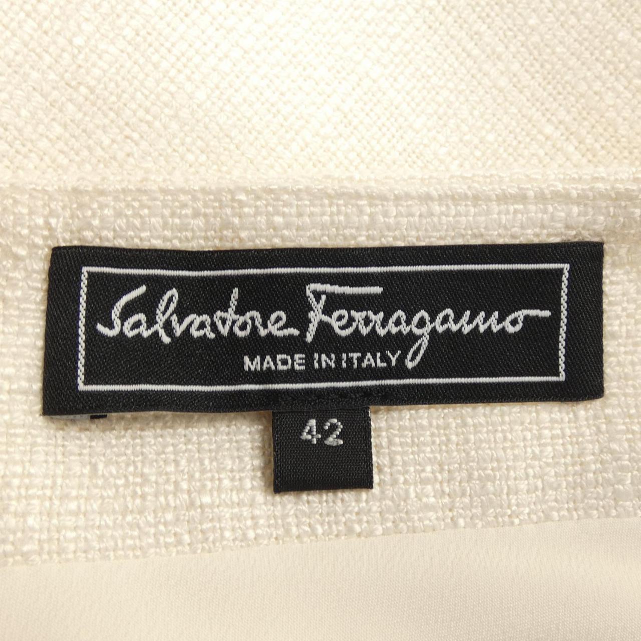 サルヴァトーレフェラガモ SALVATORE FERRAGAMO スカート
