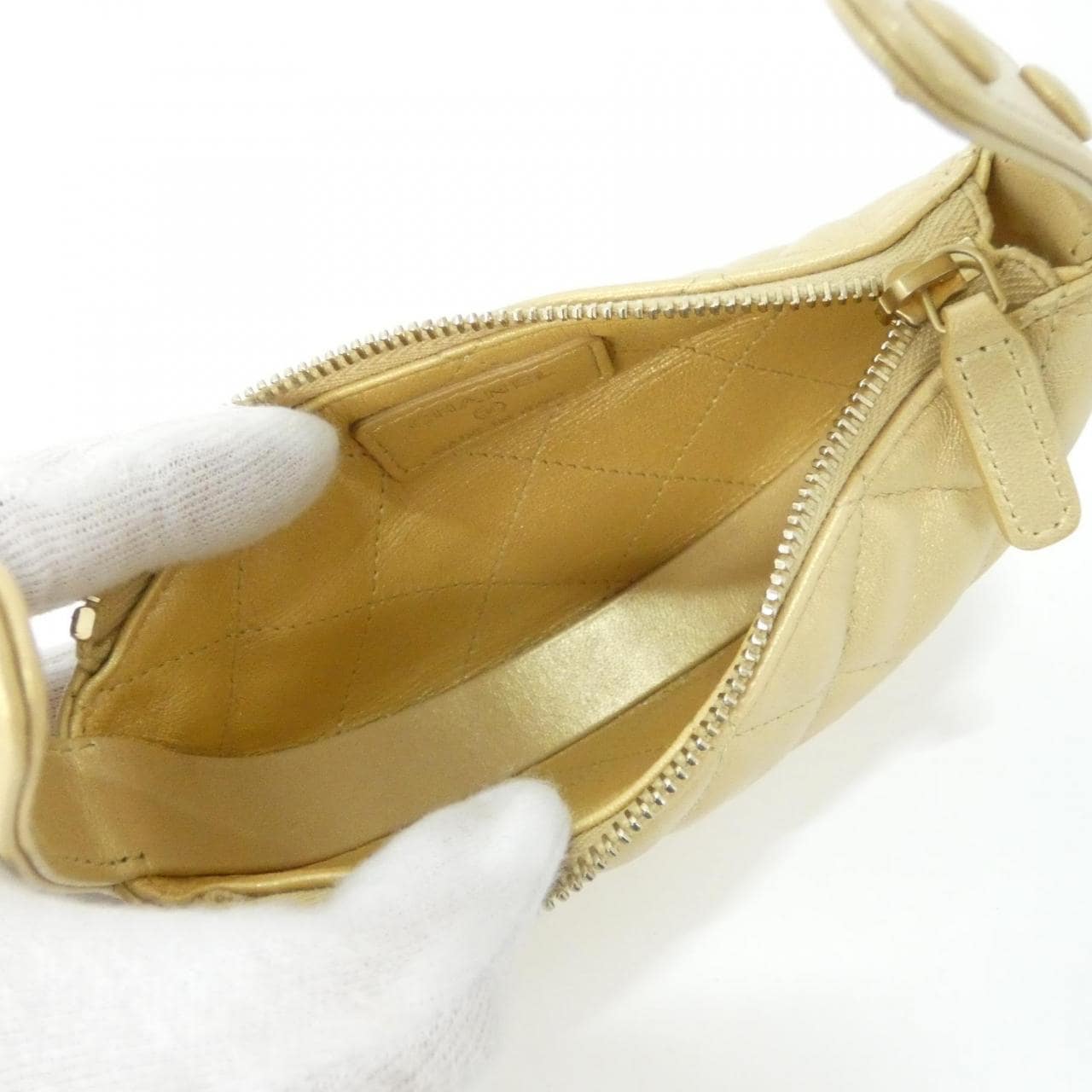 【未使用品】シャネル AP4692 ポーチ