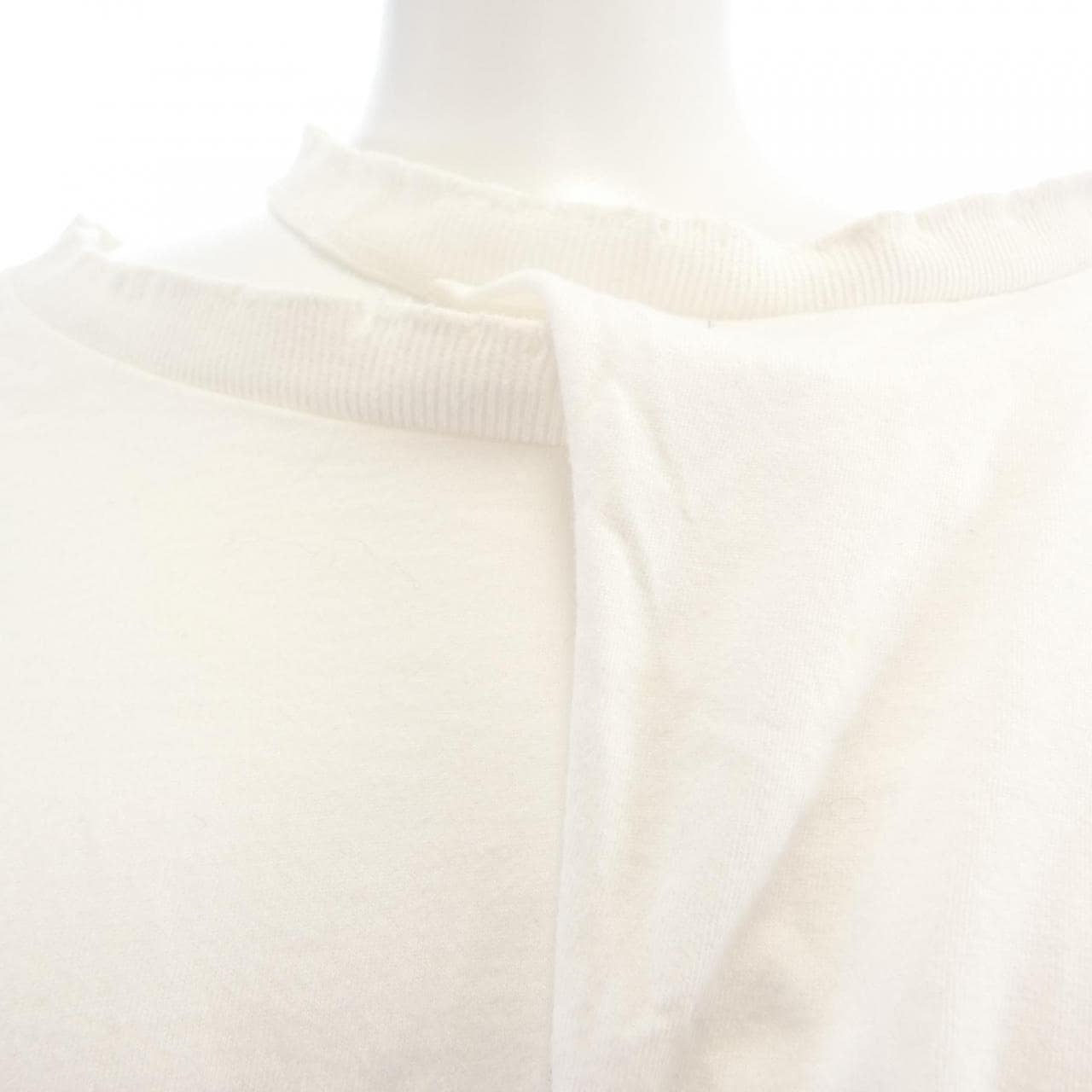 PERVERZE Tシャツ