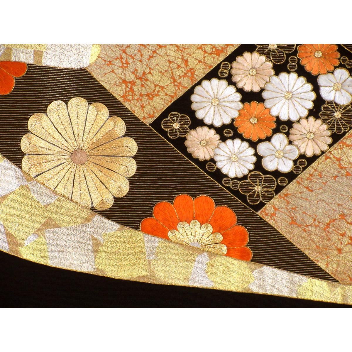 留袖　金彩加工刺繍入り　沢潟