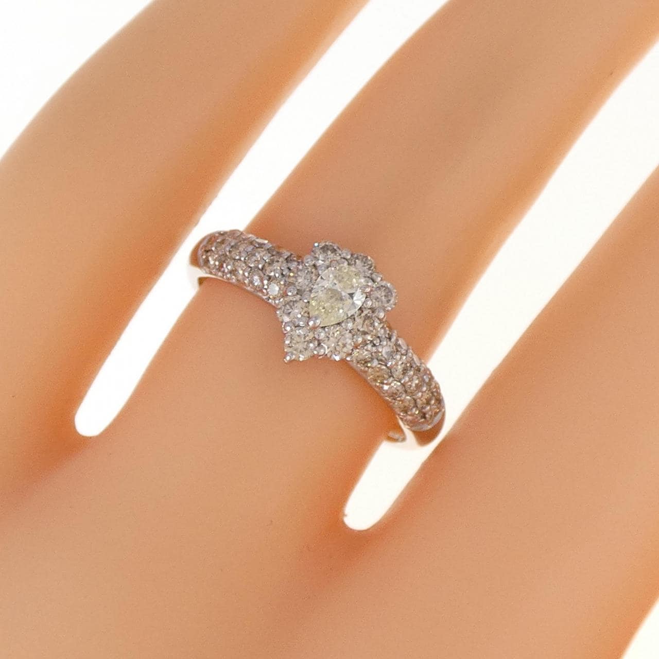 [BRAND NEW] PT Diamond Ring 0.70CT