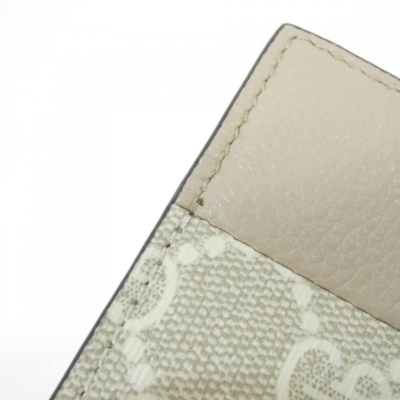 グッチ 841360 AAE5E 財布