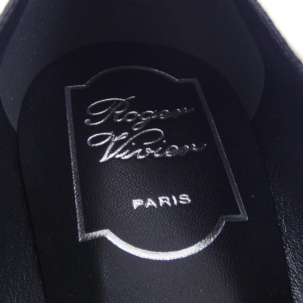 ロジェヴィヴィエ ROGER VIVIER フラットシューズ
