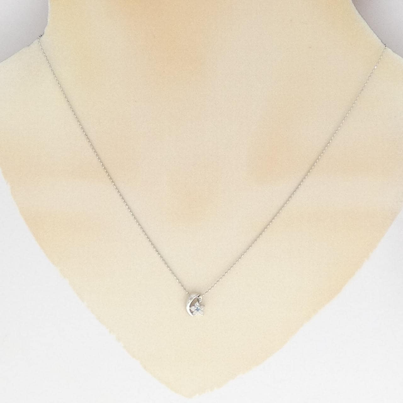 PT900/PT850 フラワー ダイヤモンド ネックレス 0.08CT