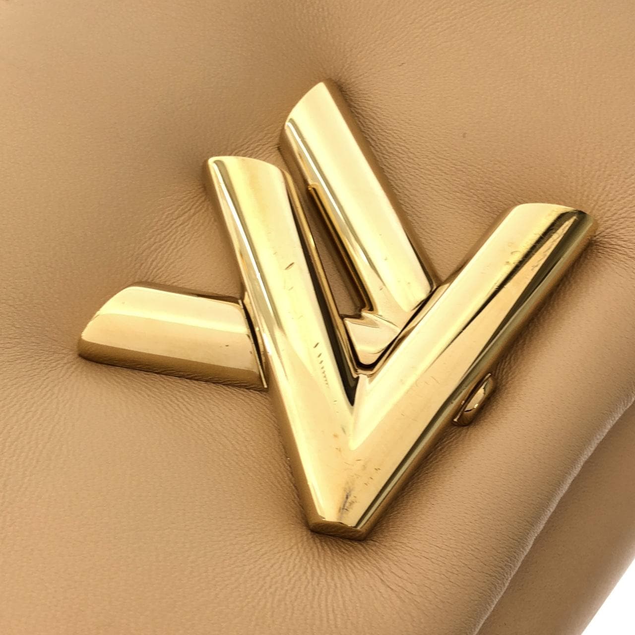 ルイヴィトン ツイスト MM M22786 ショルダーバッグ