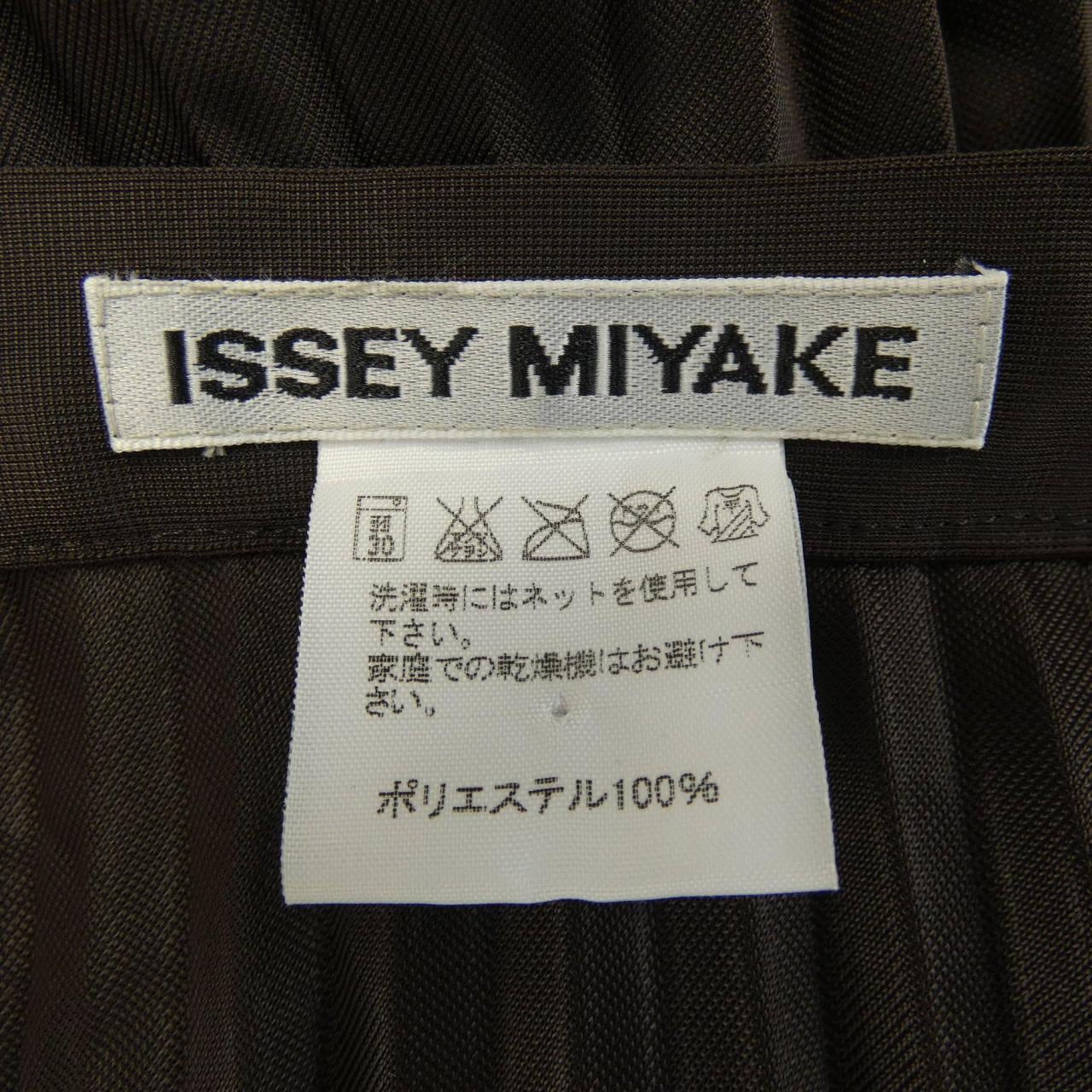 イッセイミヤケ ISSEY MIYAKE IM24FG902 スカート