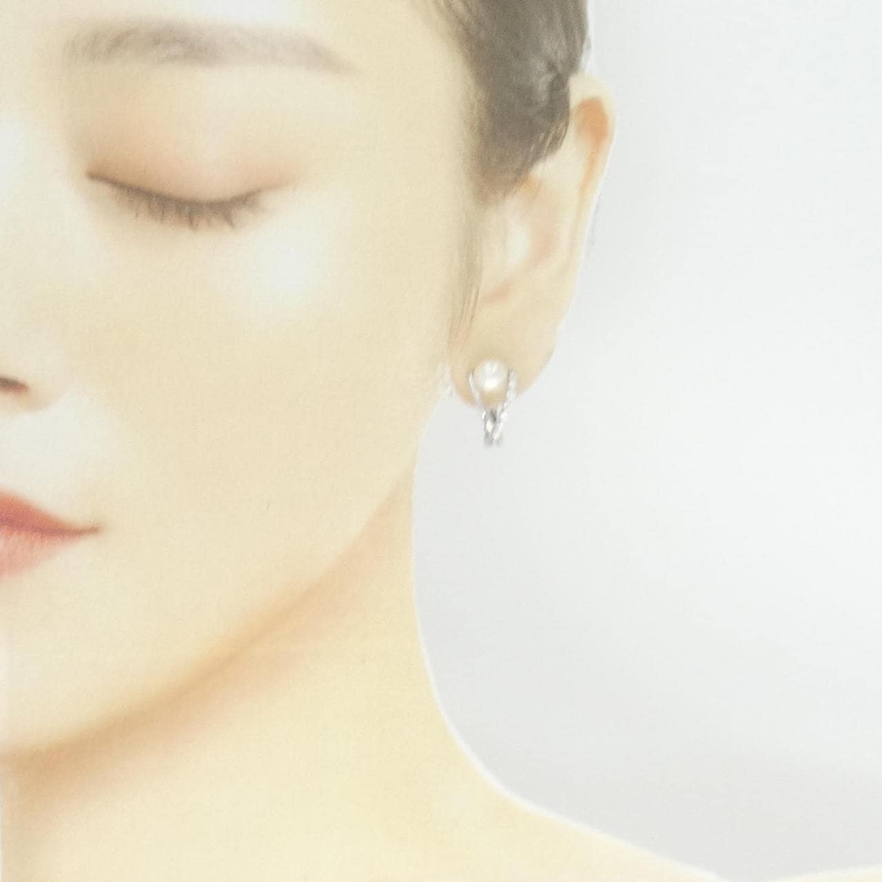 Tasaki Akoya pearl earrings 6.7mm