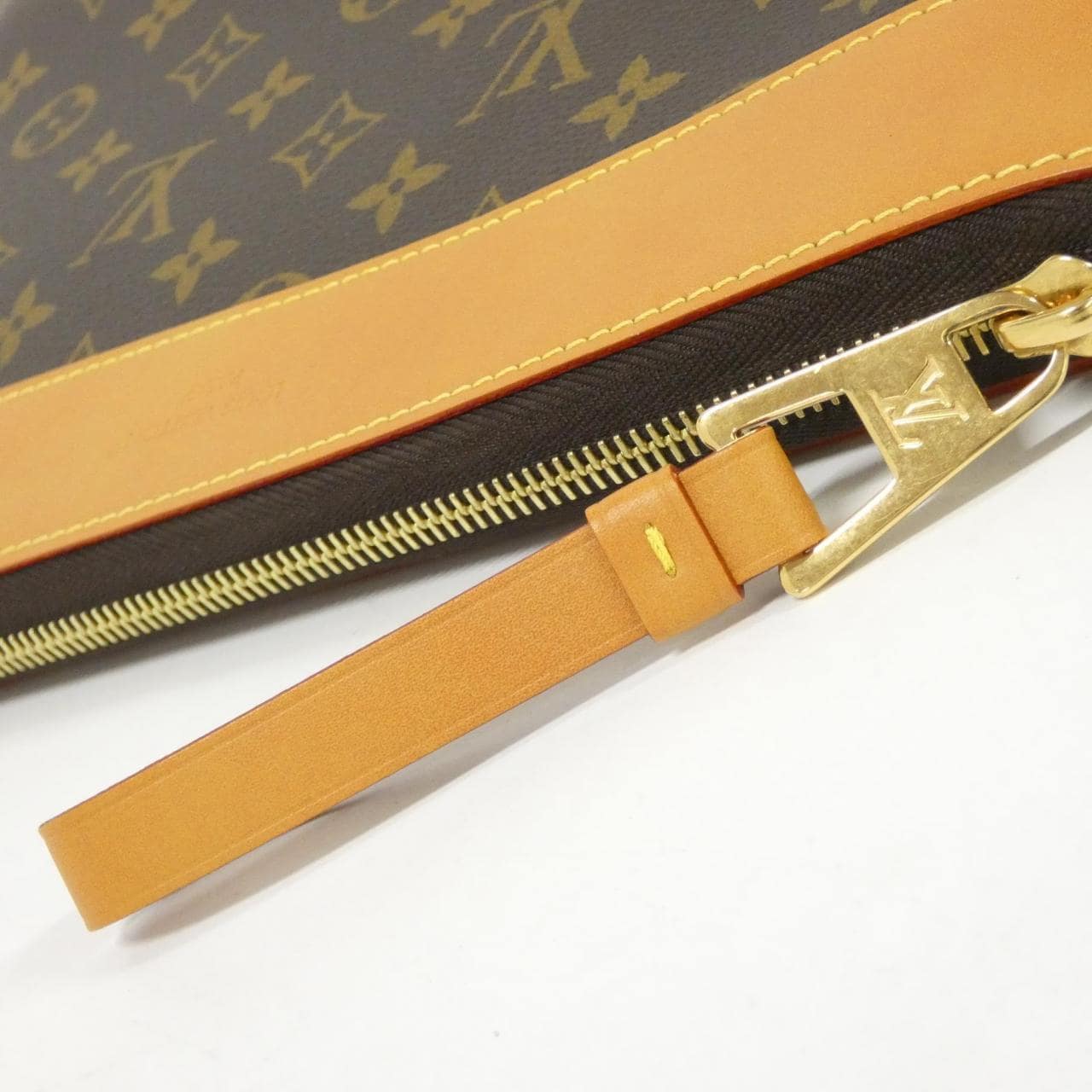 ルイヴィトン モノグラム アーカイヴ ポシェット ヴォワヤージュ スープル M14057 セカンドバッグ