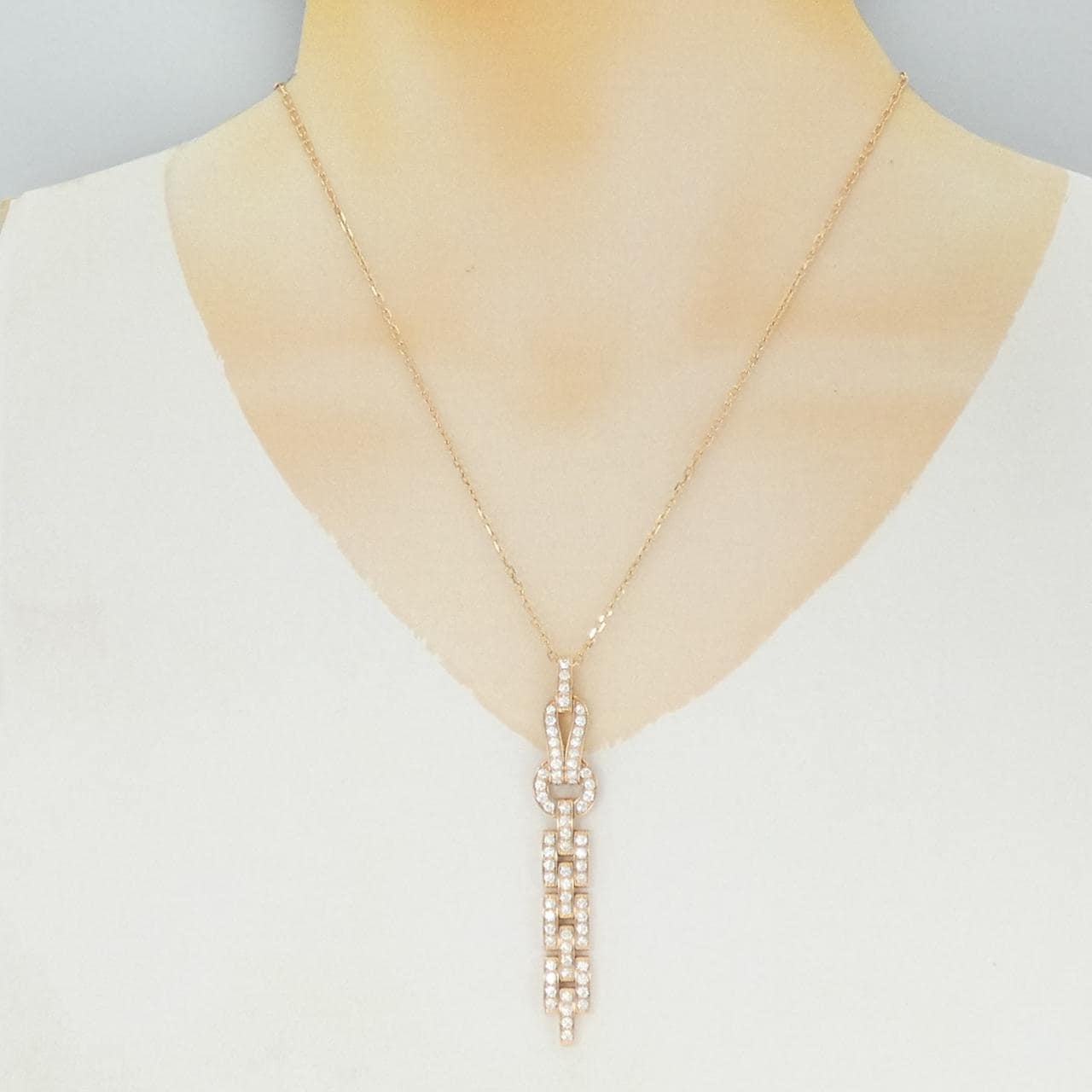 カルティエ アグラフ ネックレス