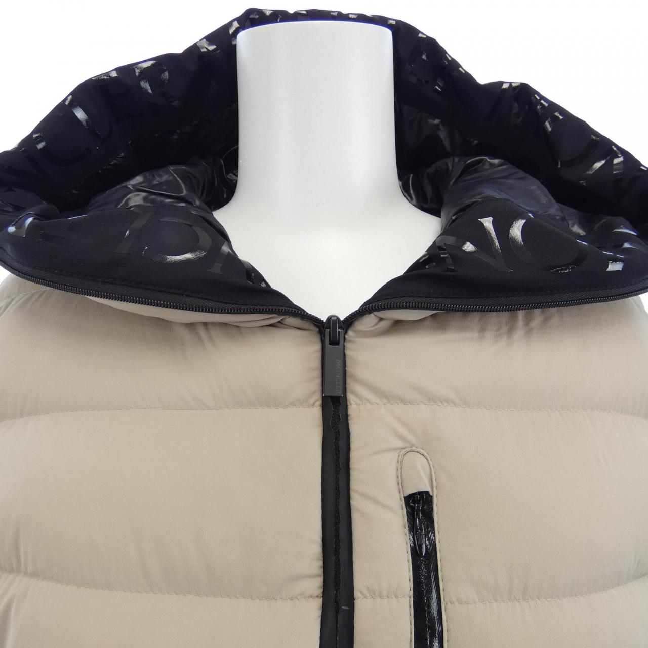 モンクレール MONCLER ダウンジャケット