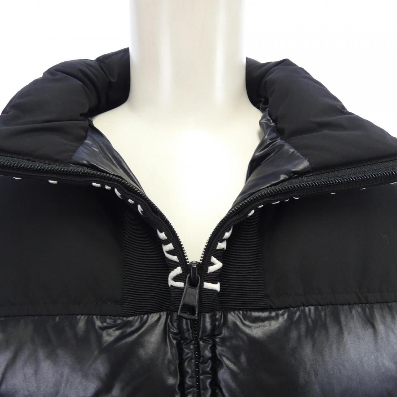 モンクレール MONCLER ダウンジャケット