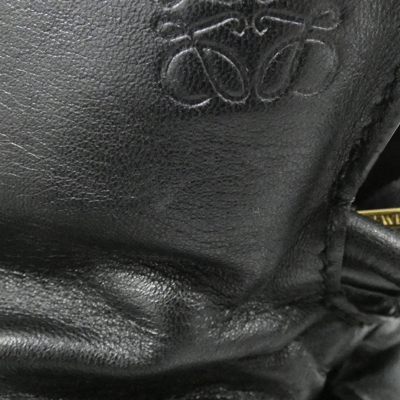 ロエベ パファー フラメンコ クラッチ A411FC1X67 バッグ