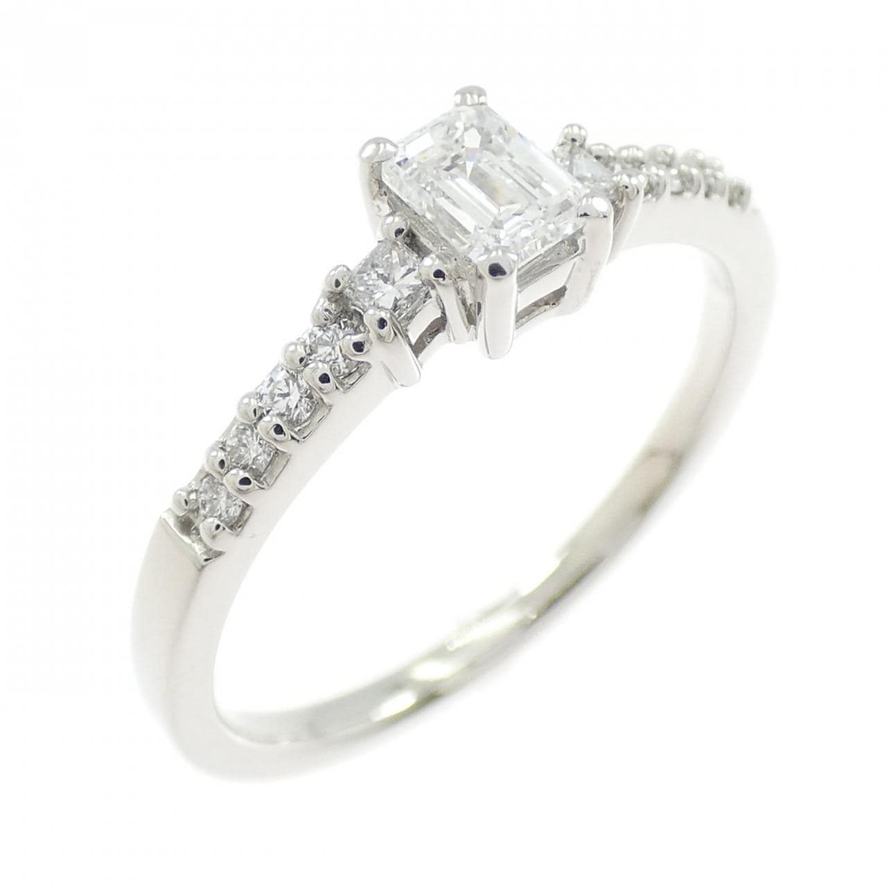 PT950 ダイヤモンド リング 0.300CT D SI1 エメラルドカット