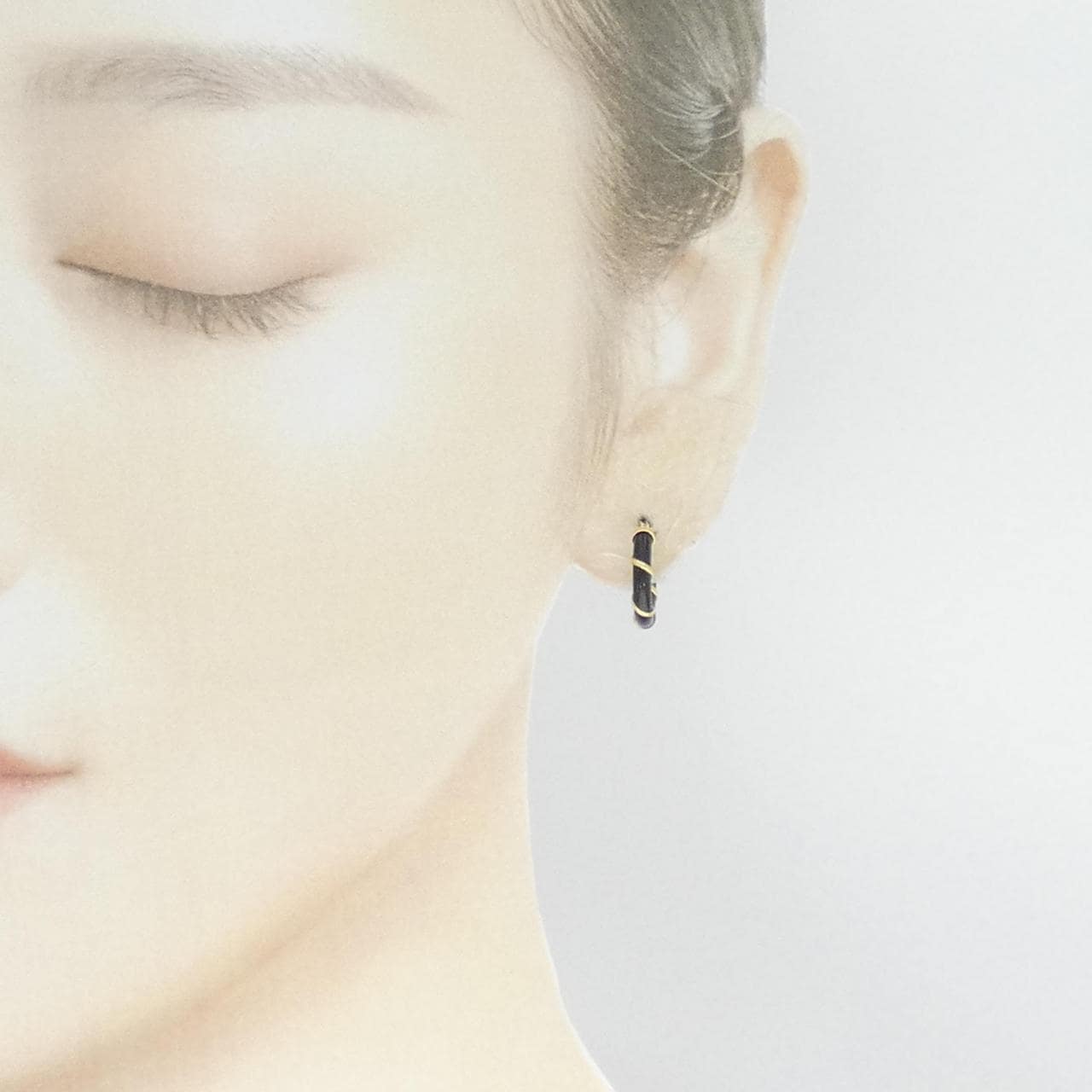 [BRAND NEW] K18YG onyx earrings
