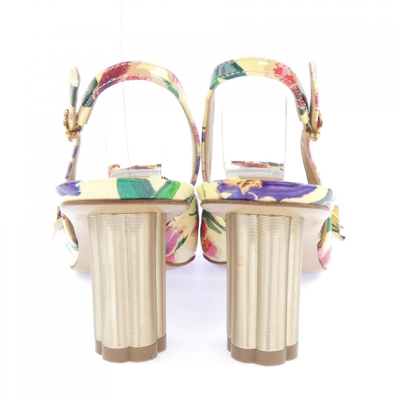 サルヴァトーレフェラガモ SALVATORE FERRAGAMO YR 11738 5 D パンプス